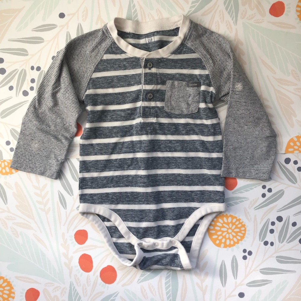 Baby Gap Toddler Kids Long Sleeve Striped Pocket Onesie. Bodysuit. 18-24 Months.